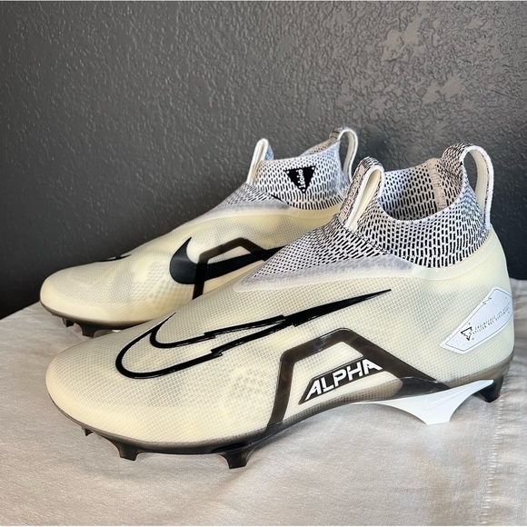 Nike Alpha Menace Elite 3 Football Cleats 13.5 - Picture 3 of 9